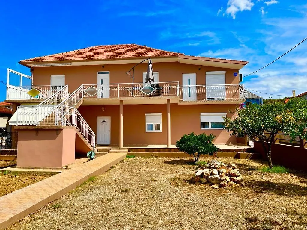 Apartmani Dubravka Bibinje 0*,  Croatia