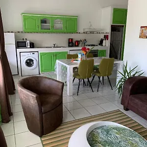 Les Pommes Lianes , Deshaies Guadeloupe