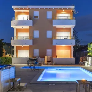M & B Apartman